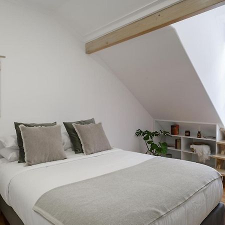Charming Apartment- Authentic Experience In Graca Lisbon Luaran gambar