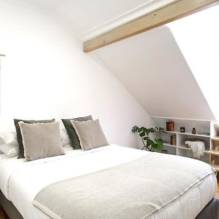 Charming Apartment- Authentic Experience In Graca Lisbon Luaran gambar