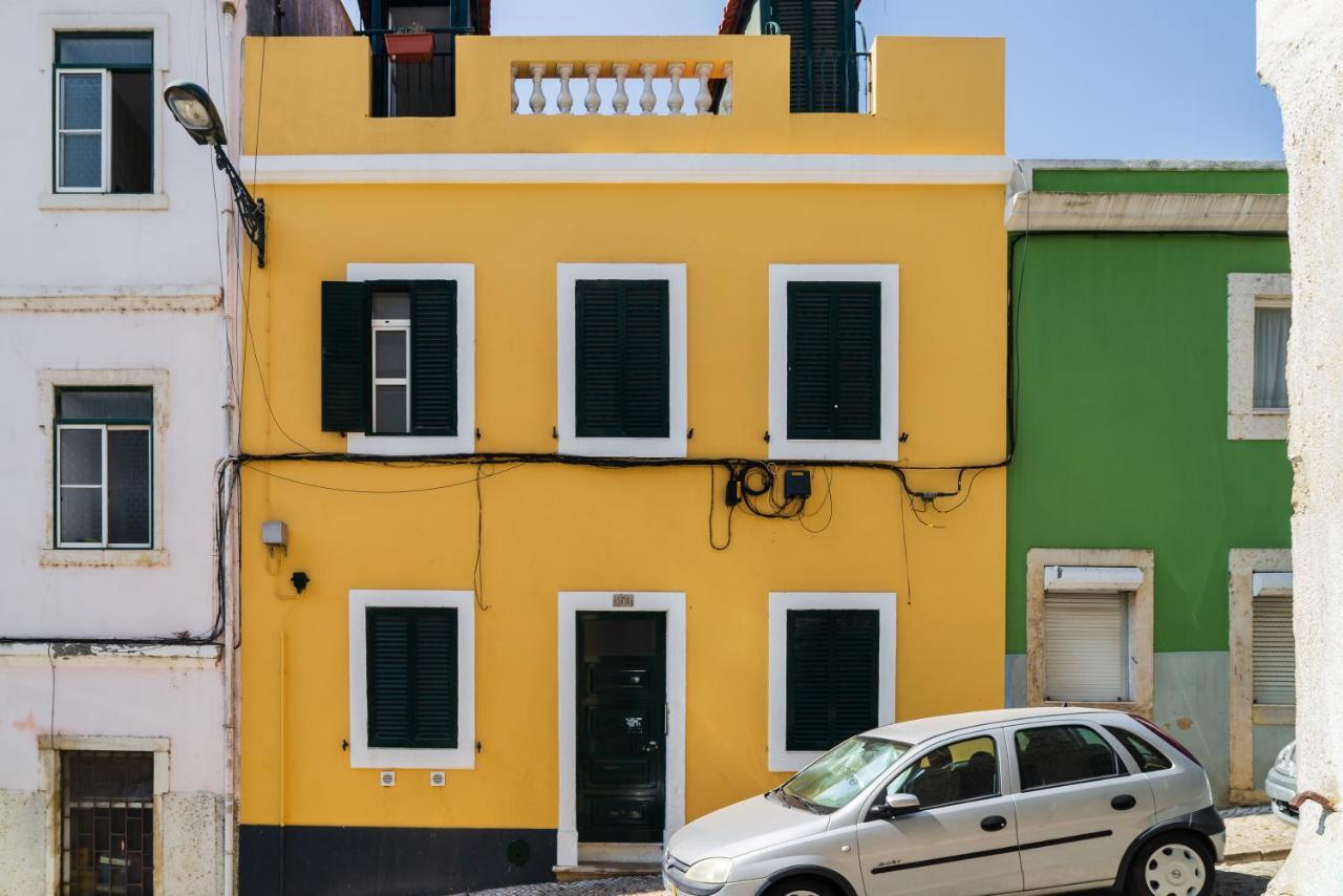 Charming Apartment- Authentic Experience In Graca Lisbon Luaran gambar